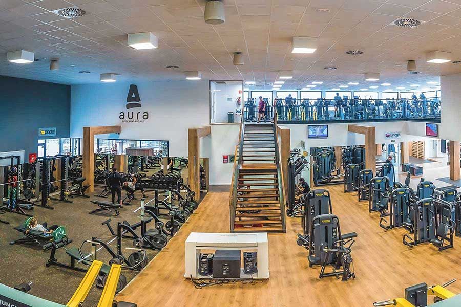 Zona fitness de Bfit Ibiza Gym