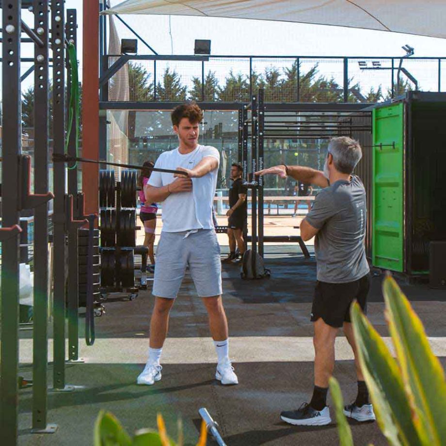 Entrenador personal o personal trainer en Ibiza gimnasio Bfit Ibiza Sports Club